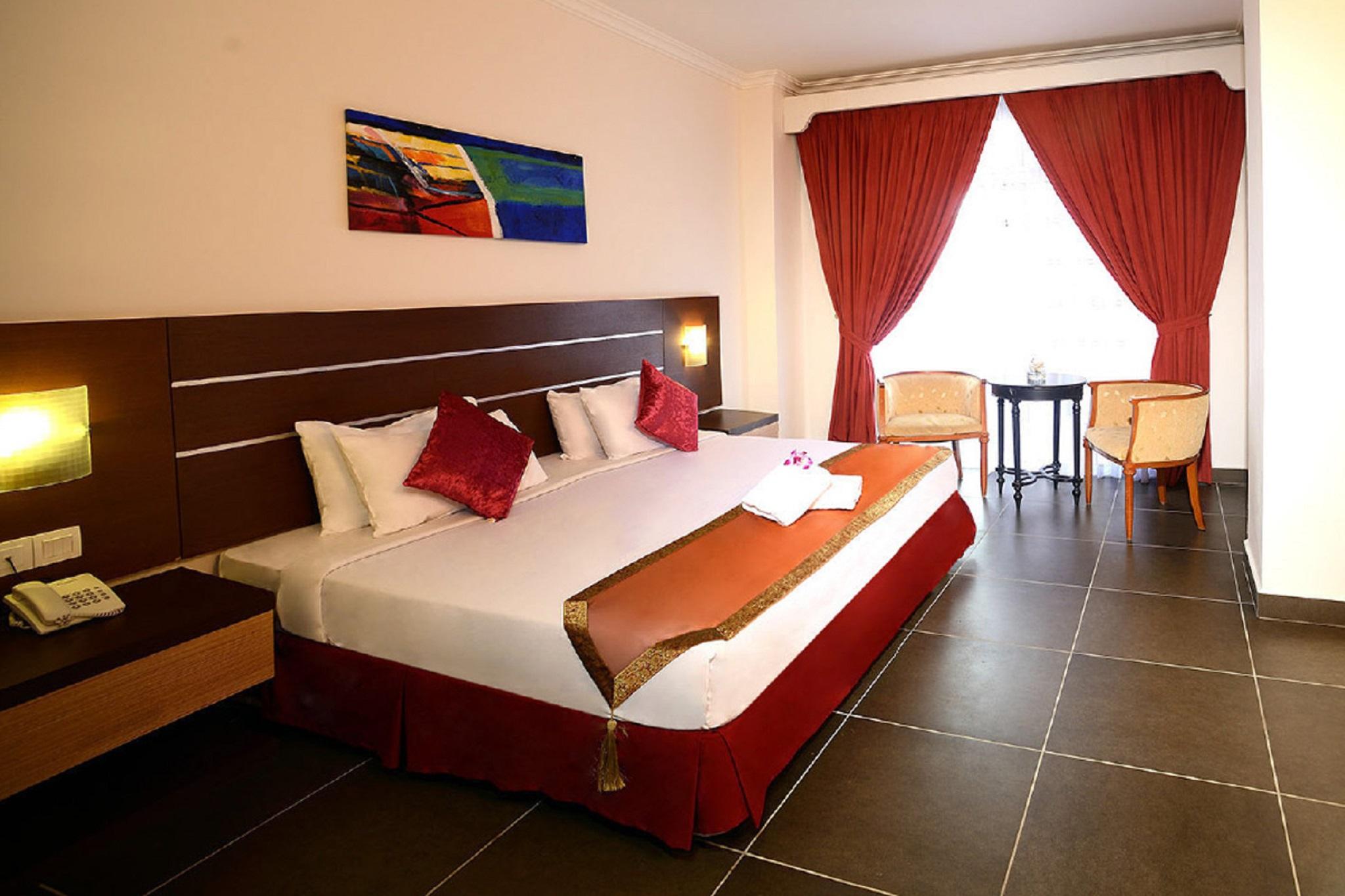 Bella Vista Express Hotel Пантай-Сенанг Экстерьер фото