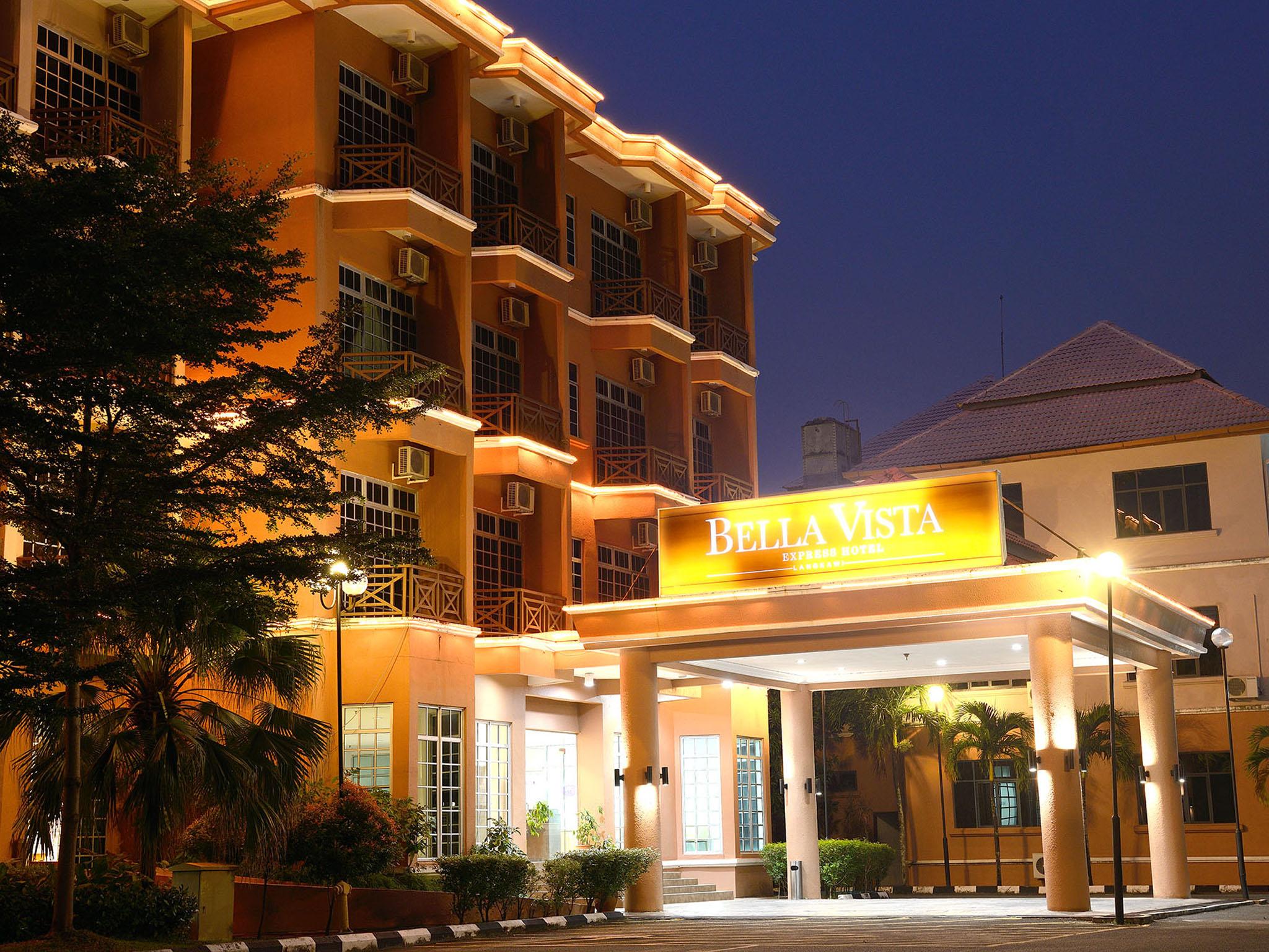 Bella Vista Express Hotel Пантай-Сенанг Экстерьер фото