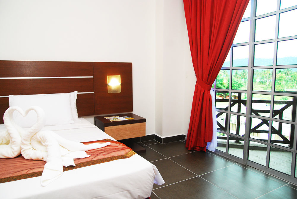 Bella Vista Express Hotel Пантай-Сенанг Экстерьер фото
