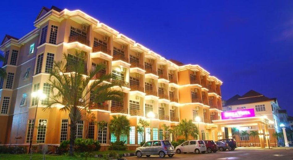 Bella Vista Express Hotel Пантай-Сенанг Экстерьер фото